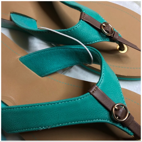 Turquoise Beach Flip Flop - Picture 6 of 7